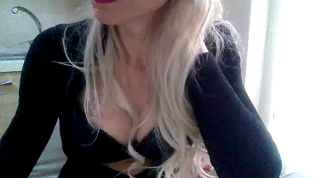 Kelly80 online show from April 22, 3:41 pm