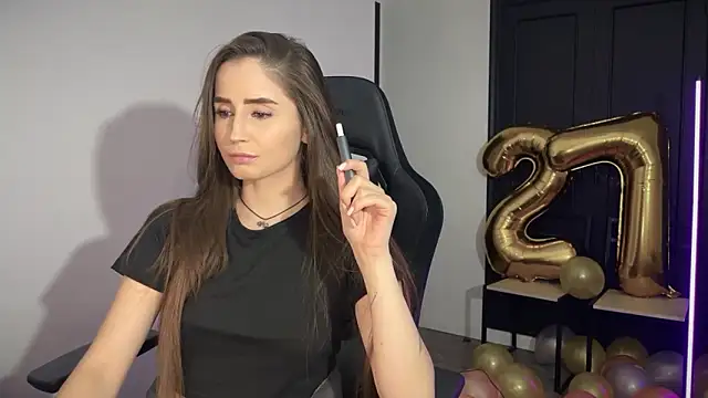 Snapshot of s_meow chatting on November 19, 10:43 pm s meow online show from November 19, 10:43 pm