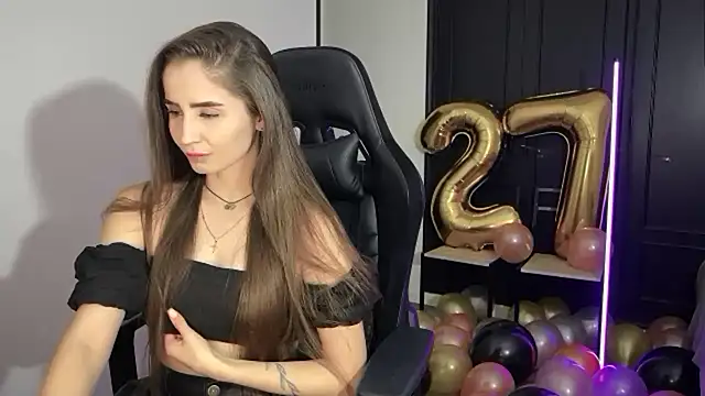 Snapshot of s_meow chatting on November 18, 1:10 am s meow online show from November 18, 1:10 am