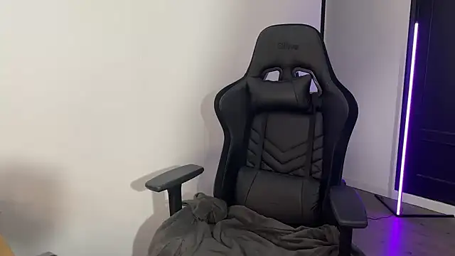 s meow online show from March 15, 7:54 pm