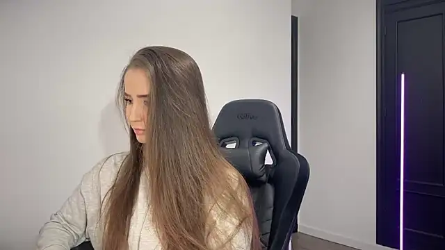 Snapshot of s_meow chatting on December 2, 10:44 pm s meow online show from December 2, 10:44 pm