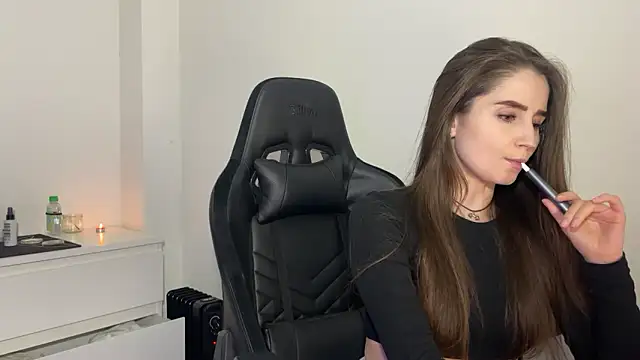 s meow online show from March 31, 9:39 pm