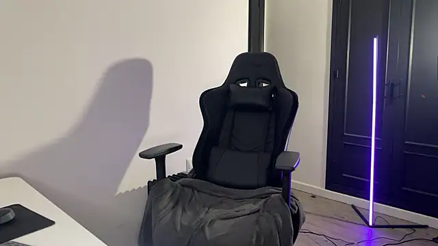 s meow online show from April 22, 9:54 pm