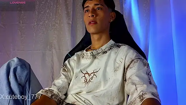 Danny cute 05 online show from February 5, 12:50 am