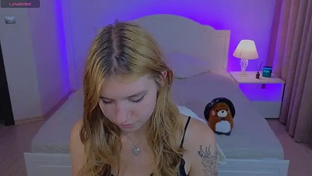 Iris Rain online show from December 2, 10:28 am