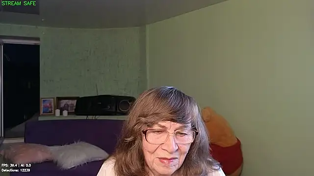 Snapshot of Betty_Brick chatting on July 12, 5:58 pm Betty Brick online show from July 12, 5:58 pm