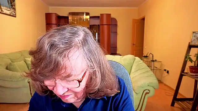 Betty Brick online show from November 30, 10:32 pm