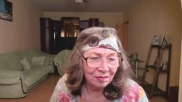 Snapshot of Betty_Brick chatting on May 17, 4:07 pm Betty Brick online show from May 17, 4:07 pm