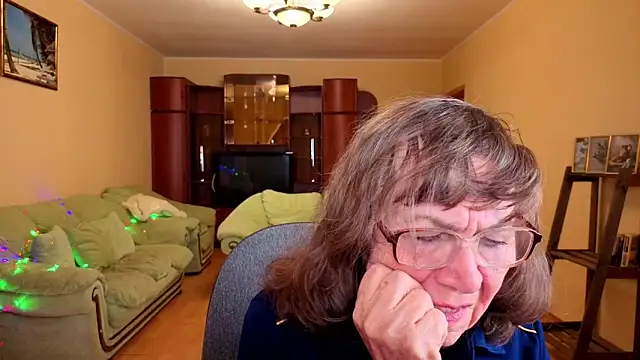 Betty Brick online show from January 7, 3:22 am