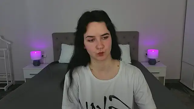 BerryDiva online show from April 24, 12:51 pm