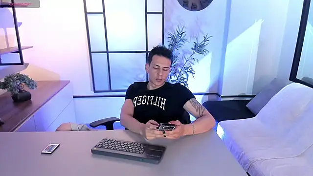 Snapshot of Dustin_Sonne chatting on October 15, 3:49 am Dustin Sonne online show from October 15, 3:49 am