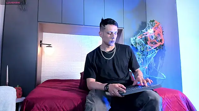 Dustin Sonne online show from October 28, 3:40 am