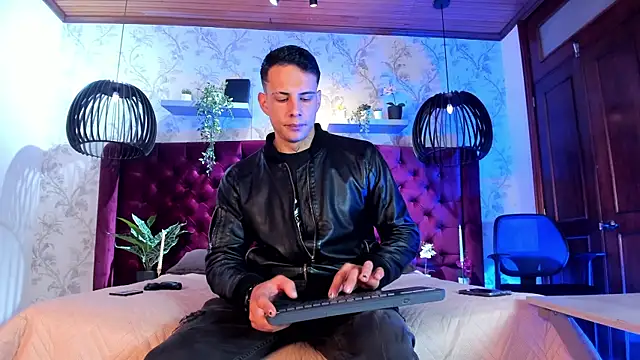 Dustin Sonne online show from November 30, 3:51 am