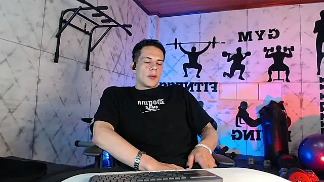 Snapshot of Dustin_Sonne chatting on June 30, 3:39 am Dustin Sonne online show from June 30, 3:39 am