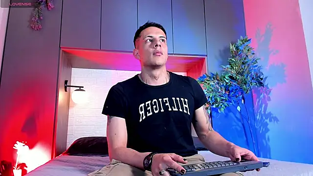 Dustin Sonne online show from December 21, 3:52 am