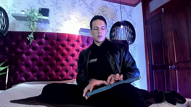 Dustin Sonne online show from November 21, 3:38 am