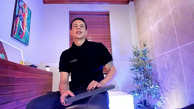 Snapshot of Dustin_Sonne chatting on October 11, 3:40 am Dustin Sonne online show from October 11, 3:40 am