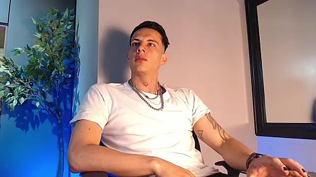 Snapshot of Dustin_Sonne chatting on June 13, 3:37 am Dustin Sonne online show from June 13, 3:37 am