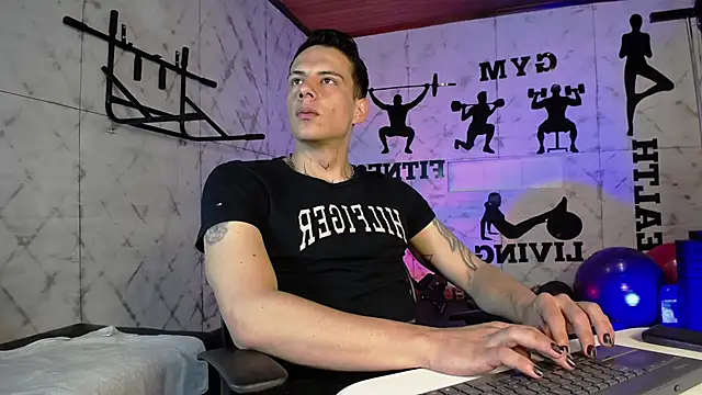 Dustin Sonne online show from May 24, 3:17 am