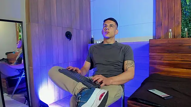 Dustin Sonne online show from March 28, 3:40 am