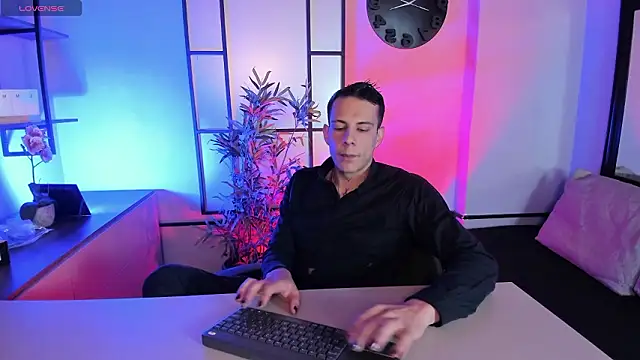 Dustin Sonne online show from February 28, 3:39 am