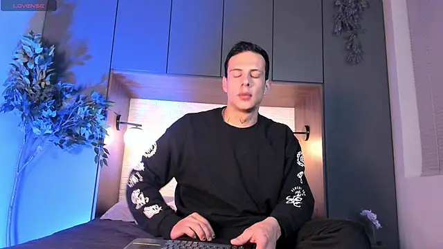 Dustin Sonne online show from November 25, 3:40 am