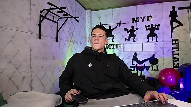 Dustin Sonne online show from June 2, 3:39 am