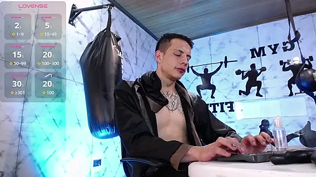 Snapshot of Dustin_Sonne chatting on September 20, 3:50 pm Dustin Sonne online show from September 20, 3:50 pm