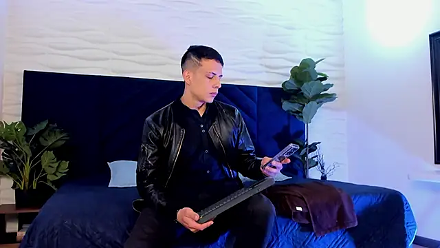 Dustin Sonne online show from October 30, 3:49 am