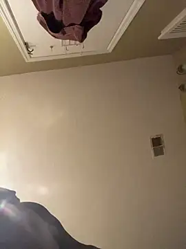 Snapshot of Jackfrost8871 chatting on December 16, 6:50 am Jackfrost8871 online show from December 16, 6:50 am