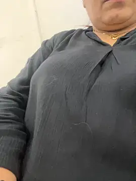 Snapshot of hot_bhabhi69 chatting on September 24, 5:03 am hot bhabhi69 online show from September 24, 5:03 am