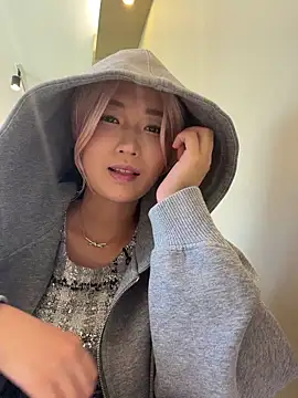 Snapshot of winter11 chatting on February 7, 4:31 am winter11 online show from February 7, 4:31 am