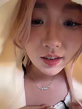 winter11 online show from March 28, 7:09 am