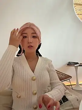 Snapshot of winter11 chatting on February 1, 1:15 am winter11 online show from February 1, 1:15 am