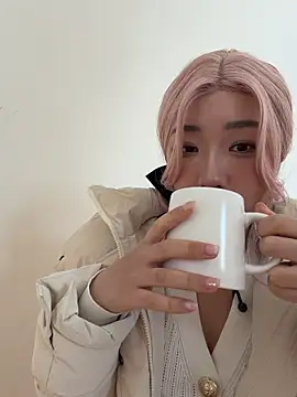 Snapshot of winter11 chatting on January 17, 1:20 am winter11 online show from January 17, 1:20 am