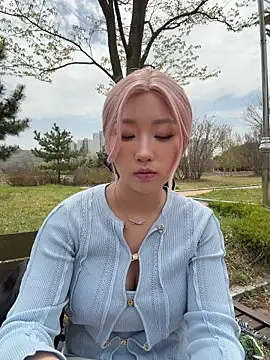 winter11 online show from April 17, 3:42 am