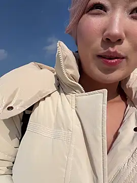 Snapshot of winter11 chatting on February 5, 4:52 am winter11 online show from February 5, 4:52 am