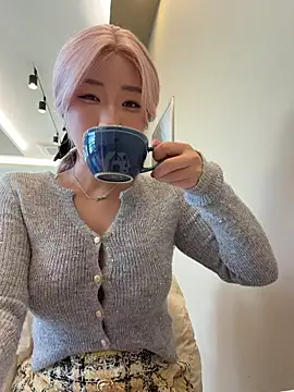 Snapshot of winter11 chatting on February 7, 11:57 pm winter11 online show from February 7, 11:57 pm