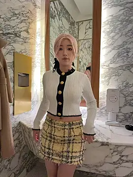 Snapshot of winter11 chatting on March 2, 7:37 am winter11 online show from March 2, 7:37 am