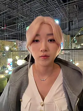 winter11 online show from March 4, 2:30 am