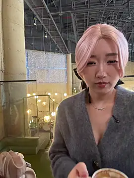 winter11 online show from March 13, 6:40 am