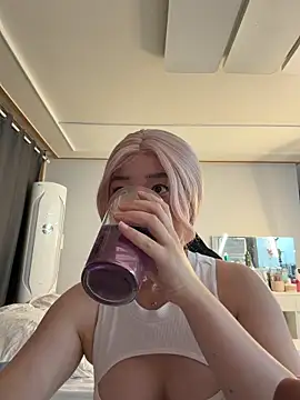 winter11 online show from October 26, 2:50 pm