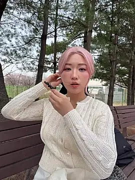 winter11 online show from April 3, 3:13 am