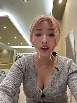 Snapshot of winter11 chatting on February 8, 12:03 pm winter11 online show from February 8, 12:03 pm