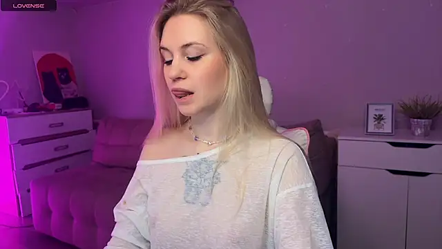 Sofia Kenwood online show from February 24, 3:29 am