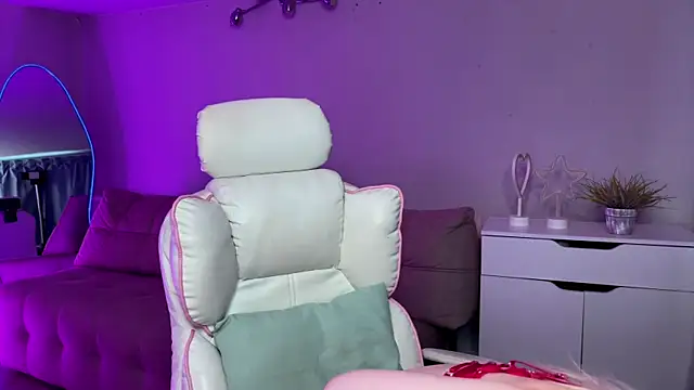 Sofia Kenwood online show from June 4, 3:11 am
