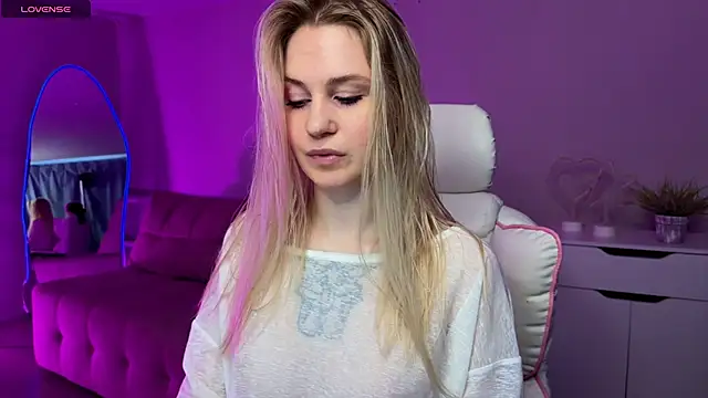 Sofia Kenwood online show from April 4, 3:02 am