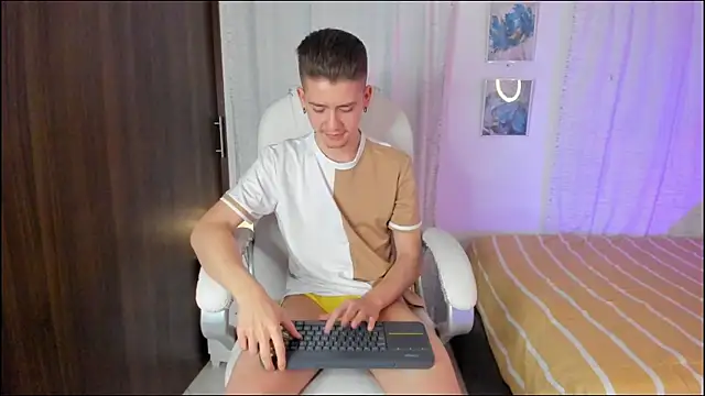 ThiagooJames online show from September 21, 12:38 am