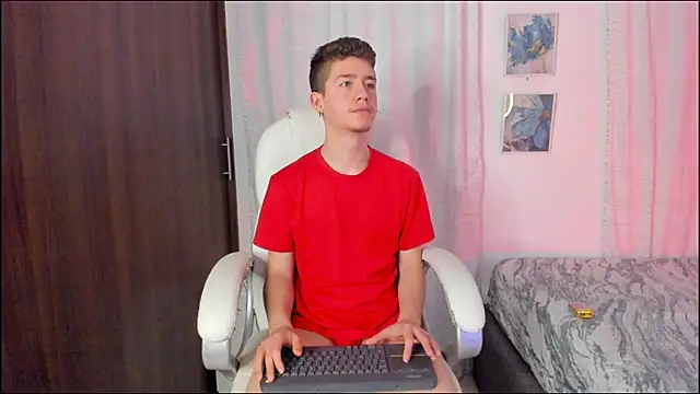 ThiagooJames online show from October 6, 1:51 am
