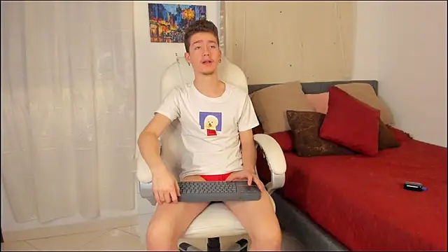 ThiagooJames online show from October 13, 11:27 pm